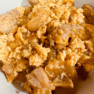 めんつゆで簡単！汁だく親子丼